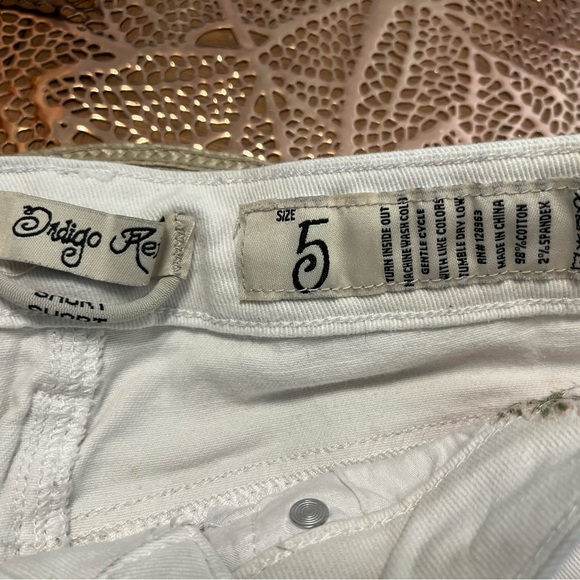 Indigo White Floral Embroidered Women Shorts Size 5 - Picture 3 of 7